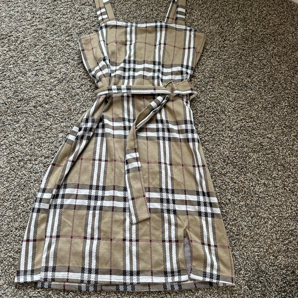 DRESS